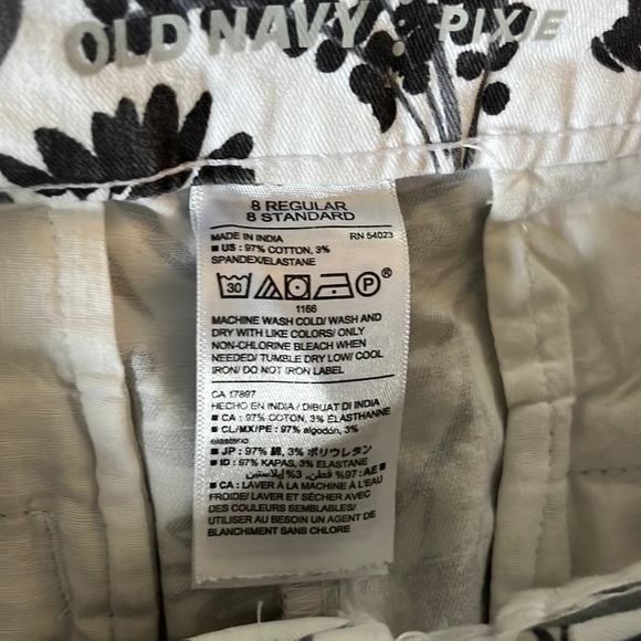 Old Navy Pixie Stretch Shorts 3” Inseam White Gray Floral 8 - Picture 5 of 5